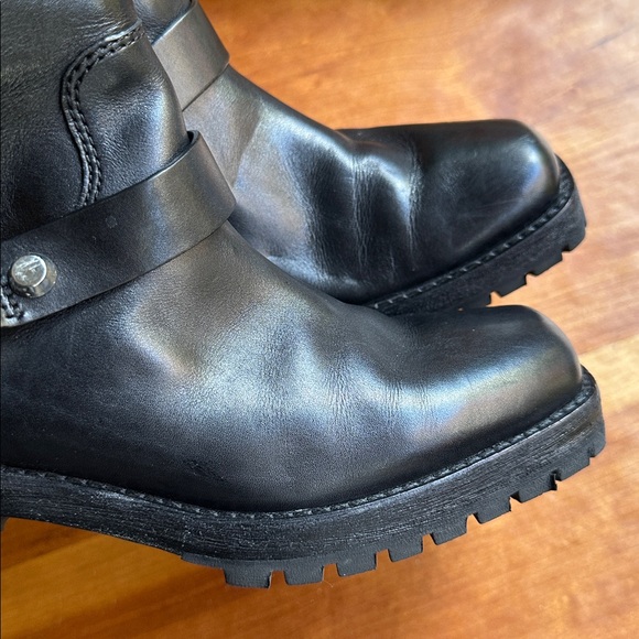 Michael Kors Crosby low Moto boot/black leather harness/polished hardware. Sz 7 - Picture 4 of 11